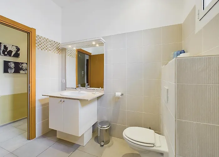 Centre Mace شقة *